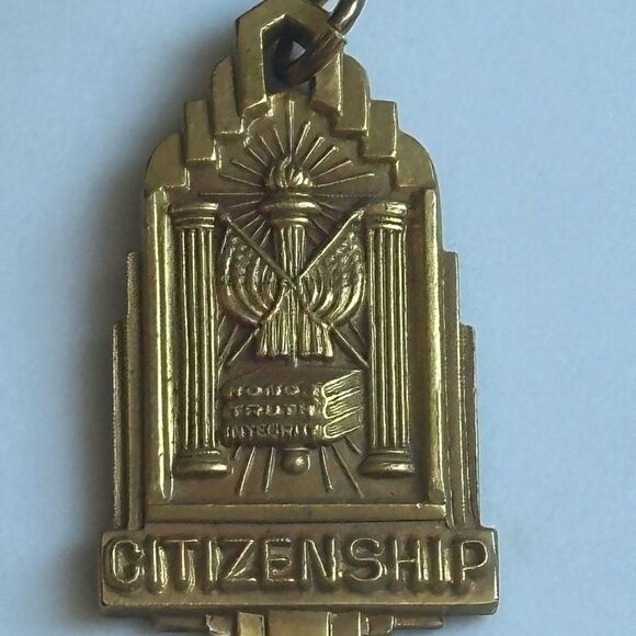 Vintage Gold Citizenship Award Medal Charm Pendant Herff Jones - Picture 1 of 3